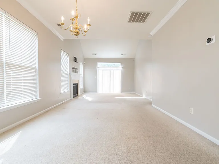 4022 Holston Ct — Photo 10