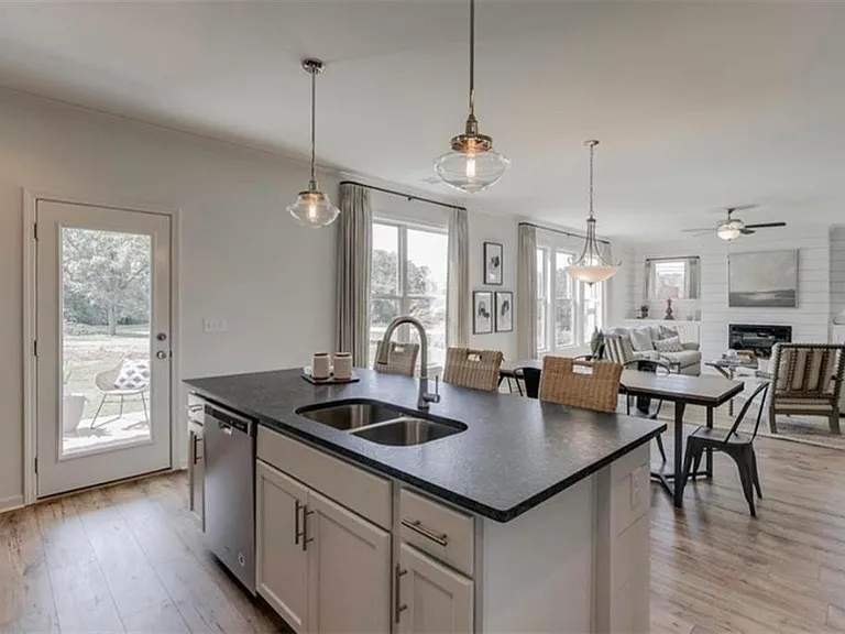 5453 Trillium Way — Photo 10