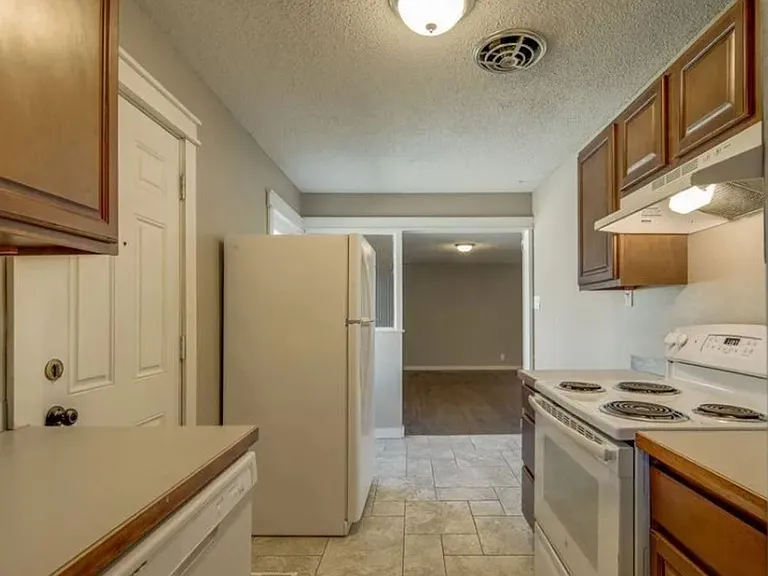 2656 E Grail St — Photo 8