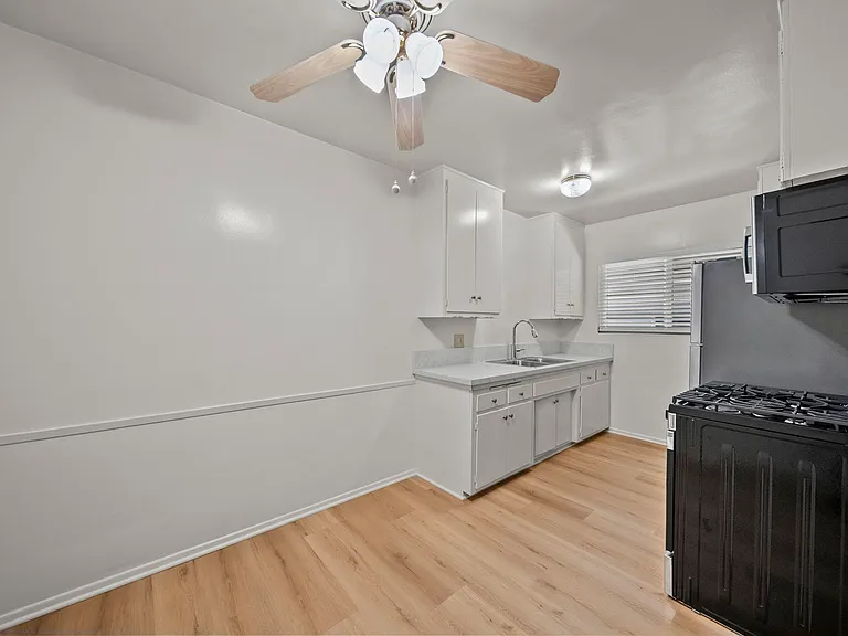 231 Justin Ave #3 — Photo 8