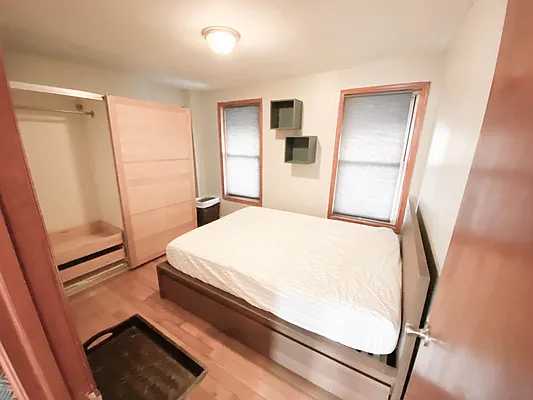 Rented by Capri Jet Realty Corp | media 3