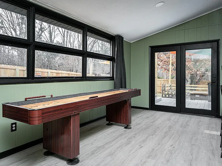 Building's Lounge