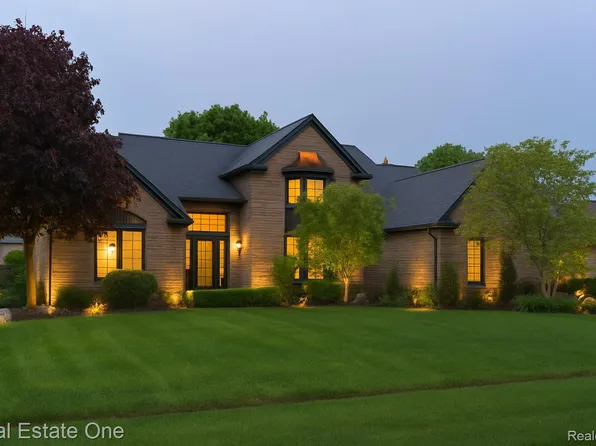 14607 Stratford Ct, Shelby Township, MI 48315