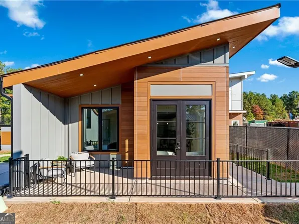 6305 Shannon Pkwy #207, Union City, GA 30291