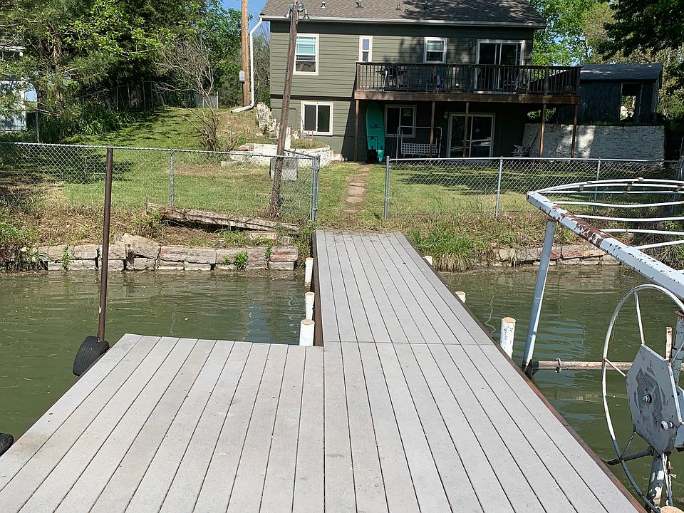 1st image of 404 Sandpiper Way