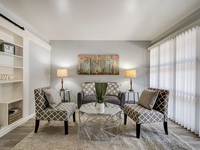 Sunset Crossings Apartments — Photo 38