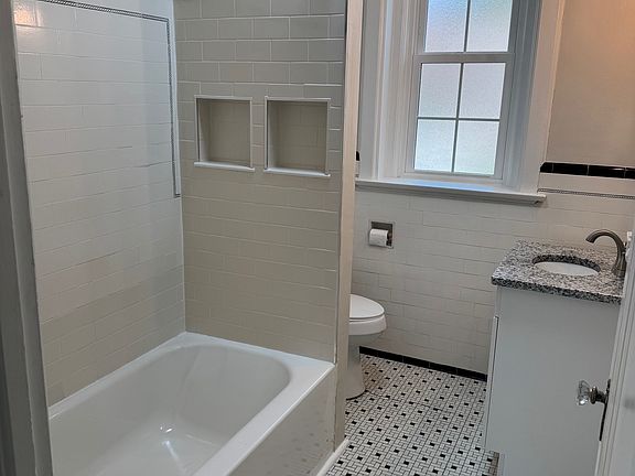 5th image of 833 Shirley Ave APT 1