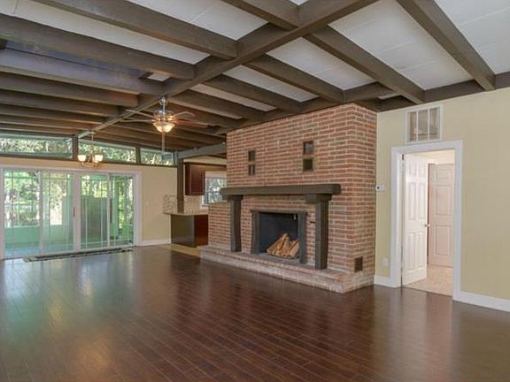 3rd image of 16110 Highland Ave