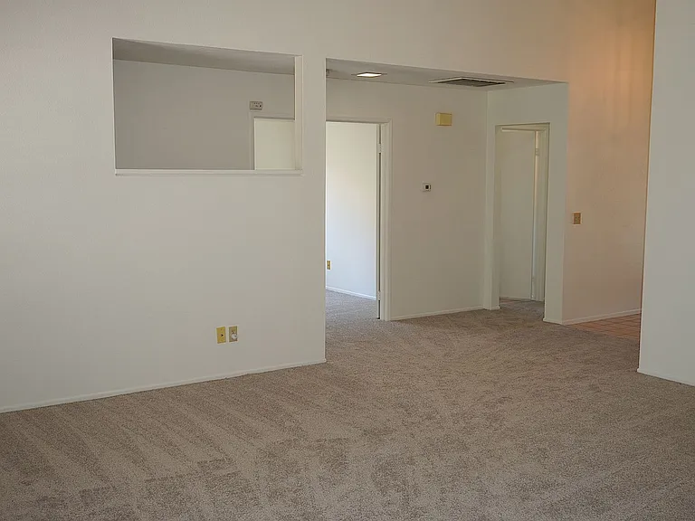 1366 Fairway Oaks Ave — Photo 9