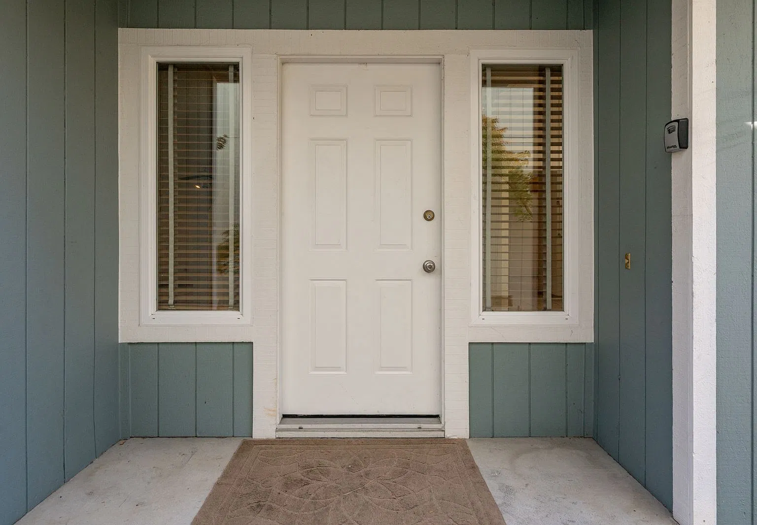 4 bed, 3.5 bath, 2439 sqft, $3,600 — Photo 2