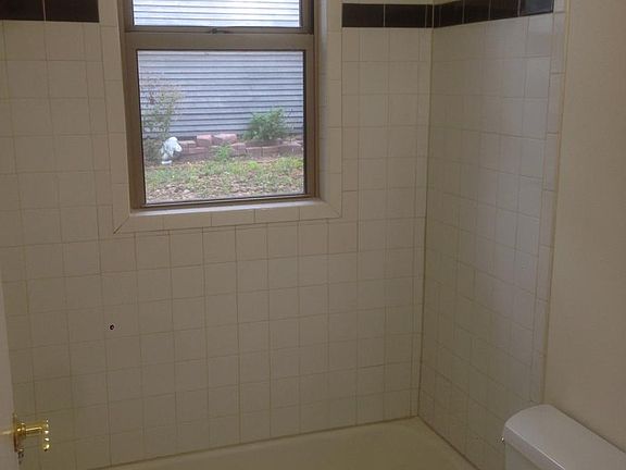 5th image of 401 8th St SE #9
