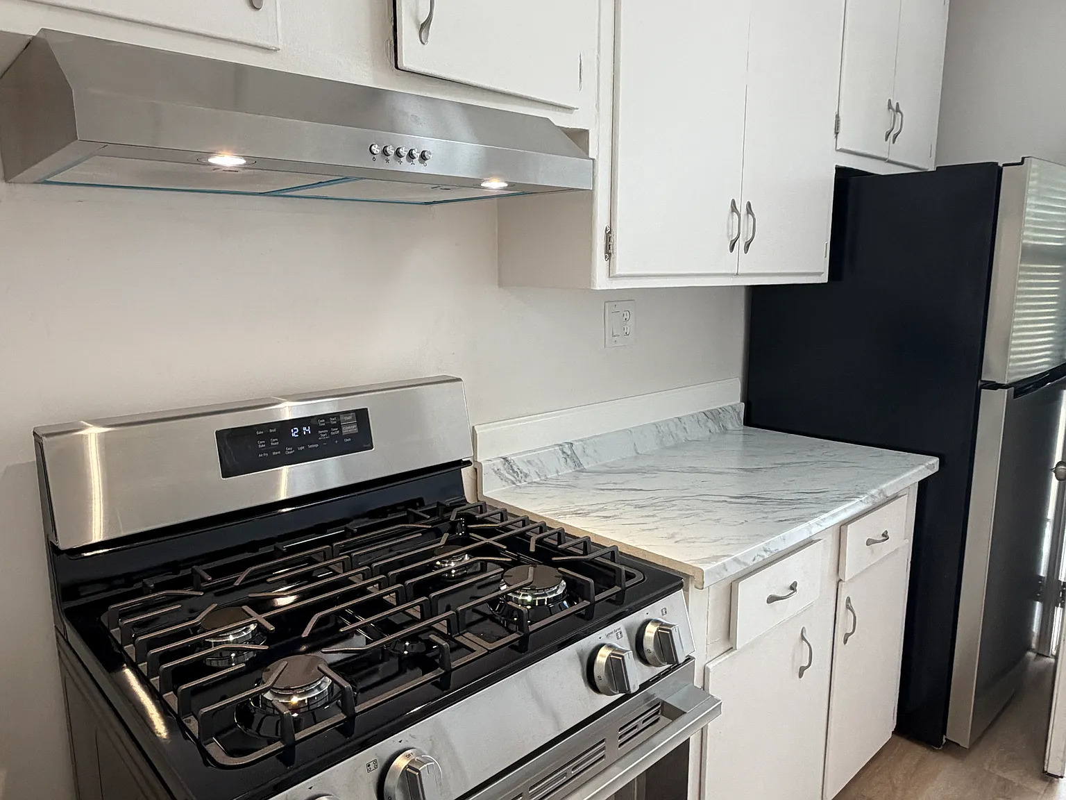 2 bed, 762 sqft, $2,695 — Photo 2