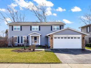 1261 Dover Ln, Elk Grove Village, IL 60007