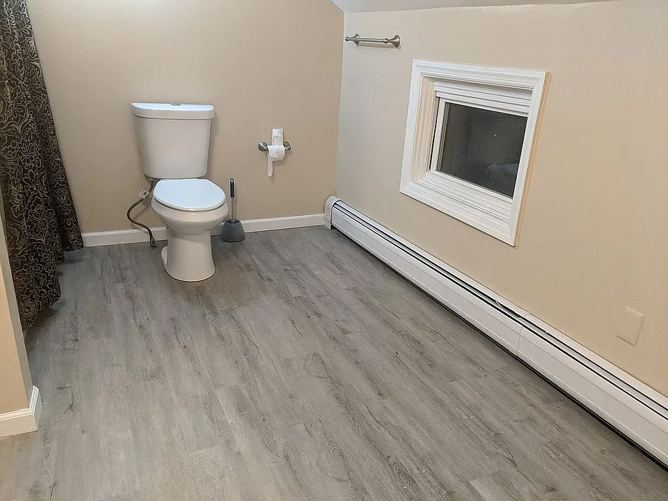 Bathroom-Apt C