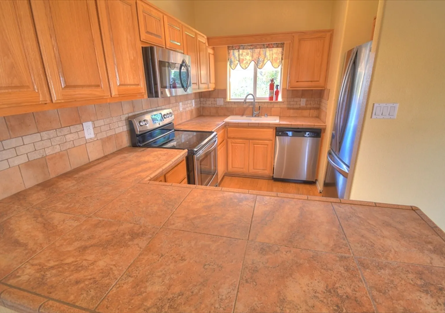 3 Bedroom Townhome in a cul-de-sac in the NE Heights ! — Photo 3