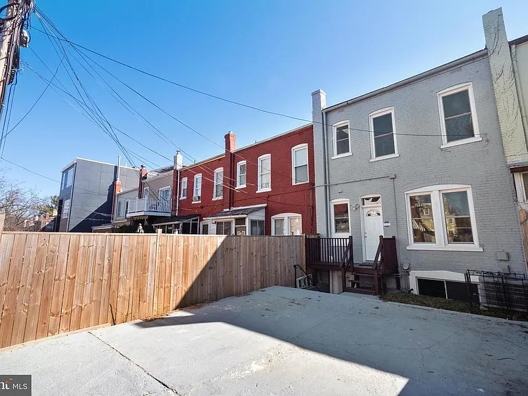 465 Luray Pl NW — Photo 26