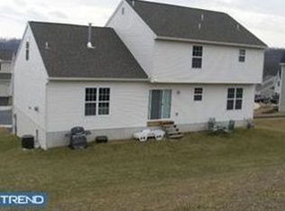 410 Longview Dr, Sinking Spring, PA 19608