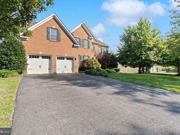 4th image of 318 Chamborley Dr
