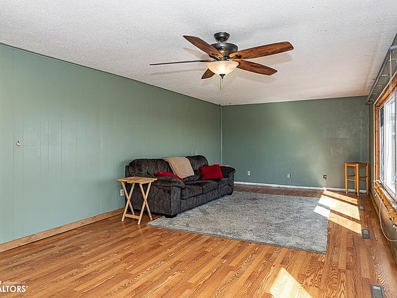 2nd image of 3585 Poplar Grove Ave