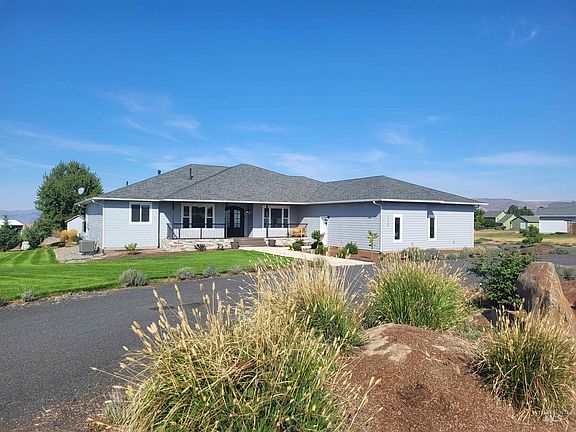2nd image of 1568 Bighorn Dr