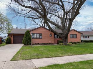1013 N Claremont Dr, Janesville, WI 53545