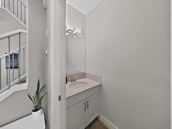 5th image of 83 Aquitania Cir W #4