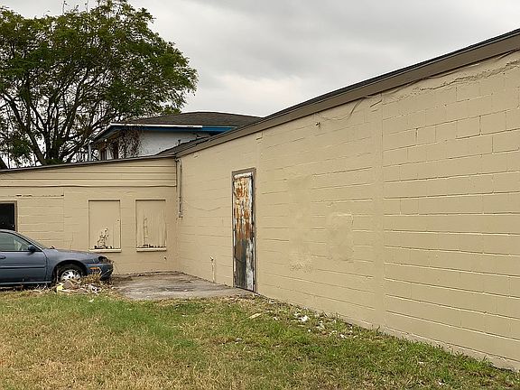 4th image of 2301 W Business Highway 83