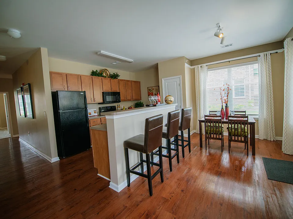 East Village at Avondale Meadows Apartments