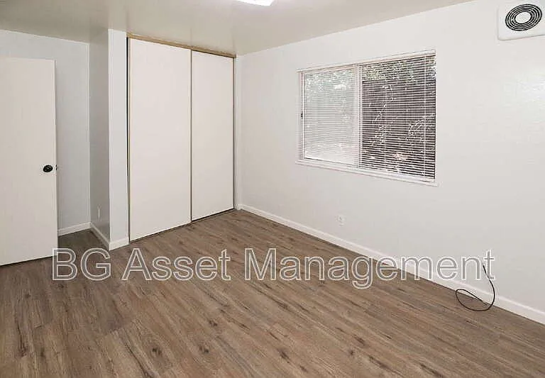 1233 S 56th St #3 — Photo 8