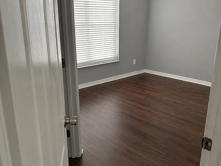 455 Peter Pan Blvd — Photo 4