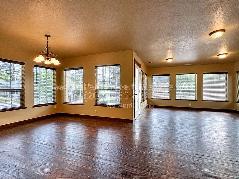 23732 N Lakeview Blvd — Photo 9