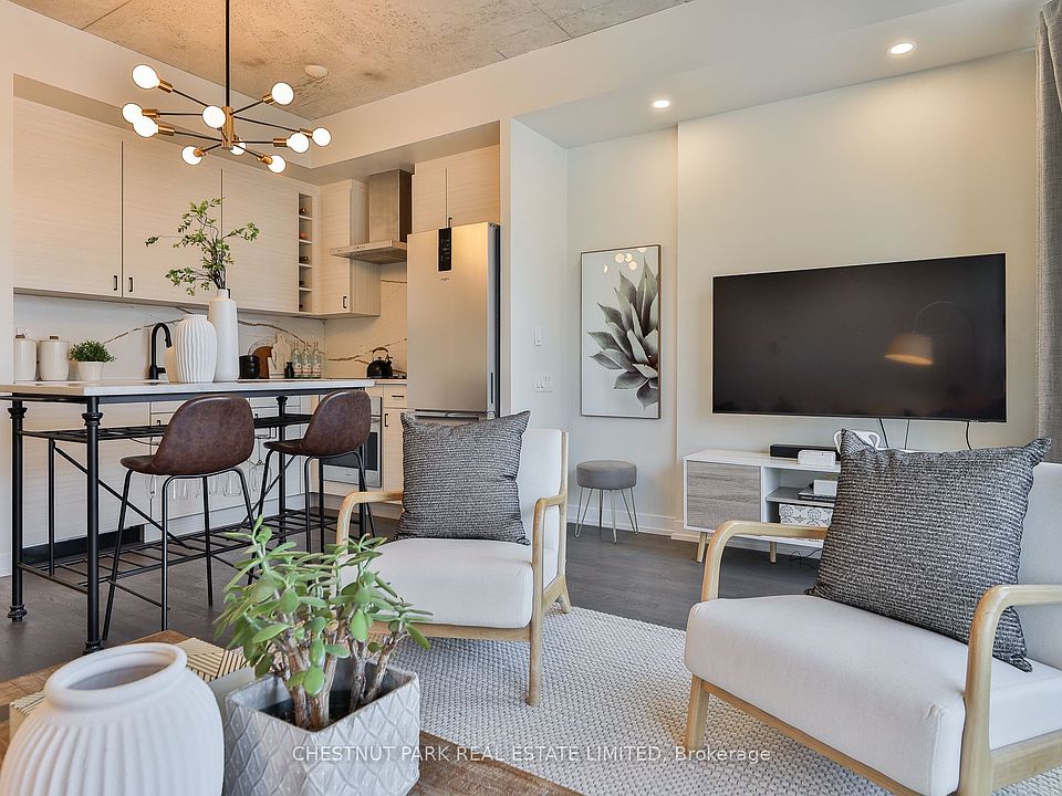 1st image of 461 Adelaide St W #434