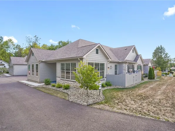 9264 Sharrott Rd Unit 1702, Poland, OH 44514