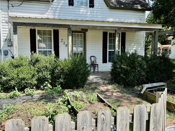 218 E Wheeler St, Edna, KS 67342
