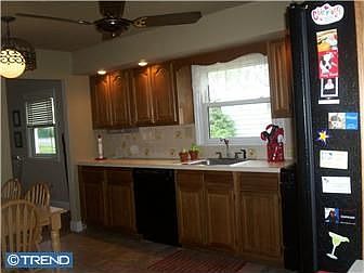 5th image of 411 Oak Dr