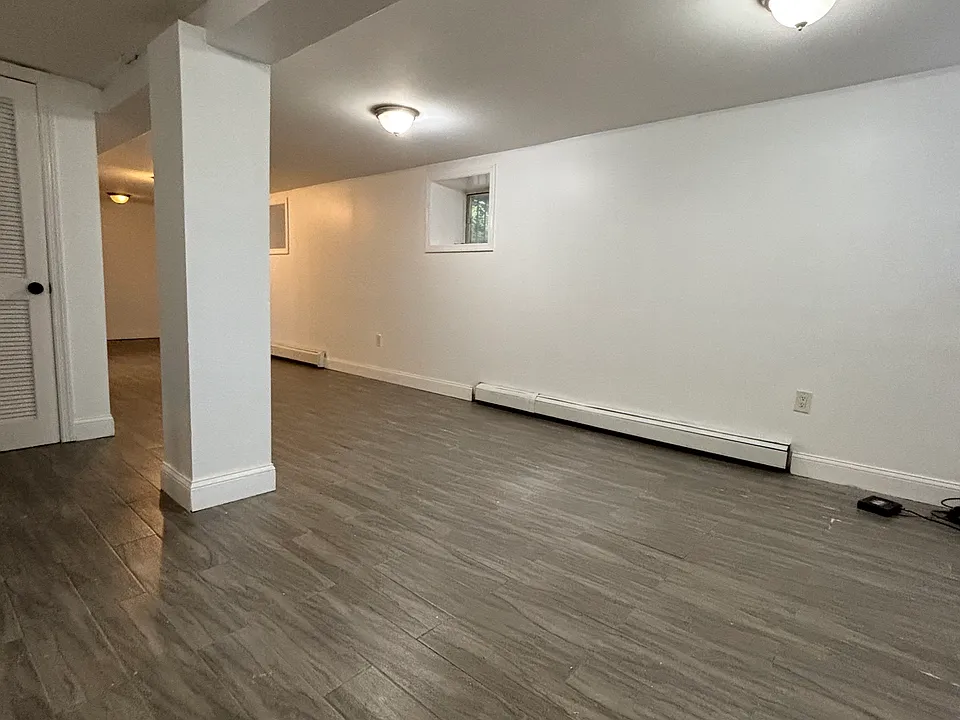 38 Gates Ave #1/1