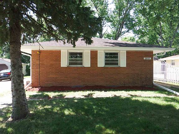 3rd image of 3027 Chateau Ln