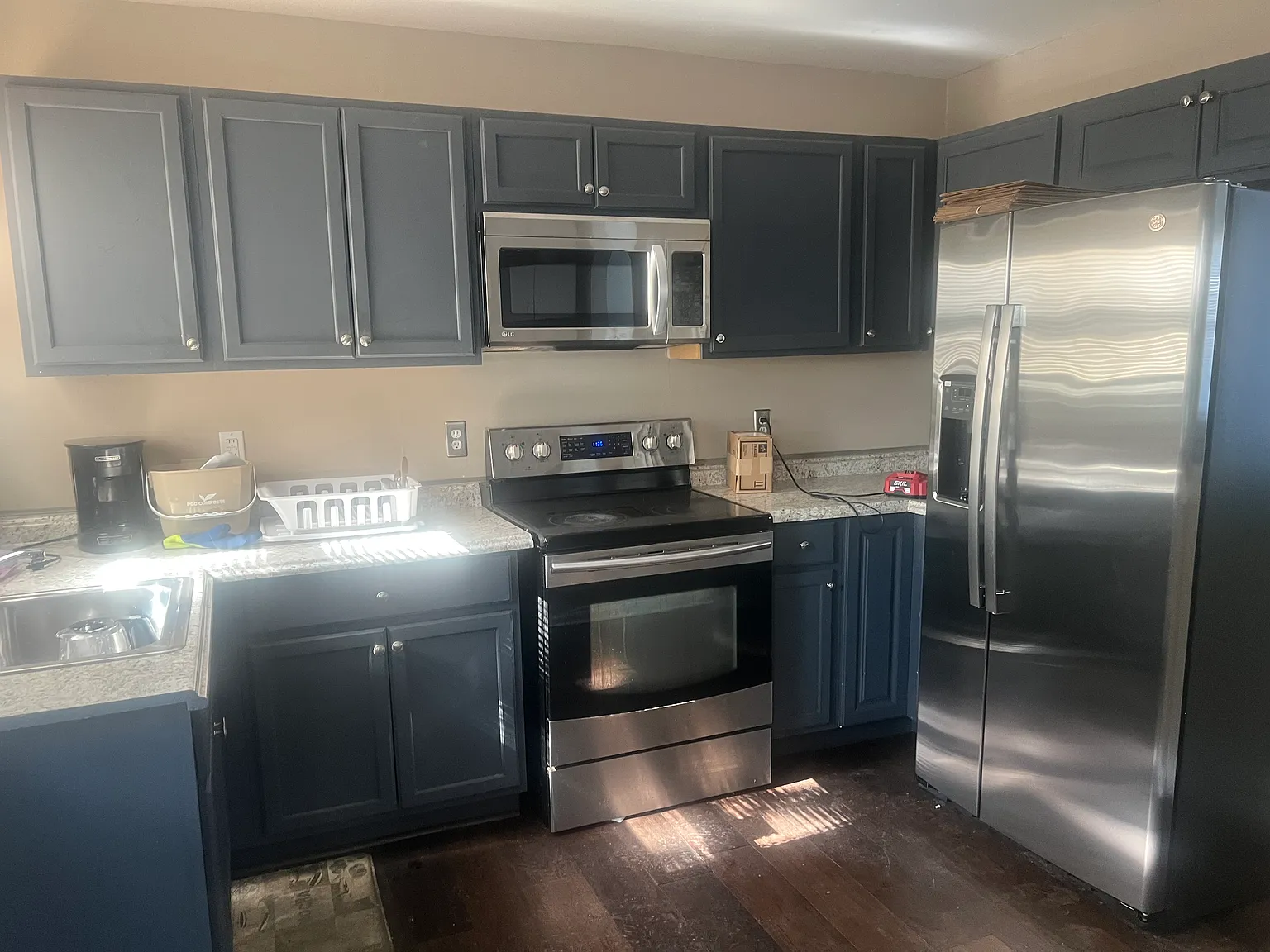 4 bed, 2.5 bath, 1404 sqft, $3,300 — Photo 1