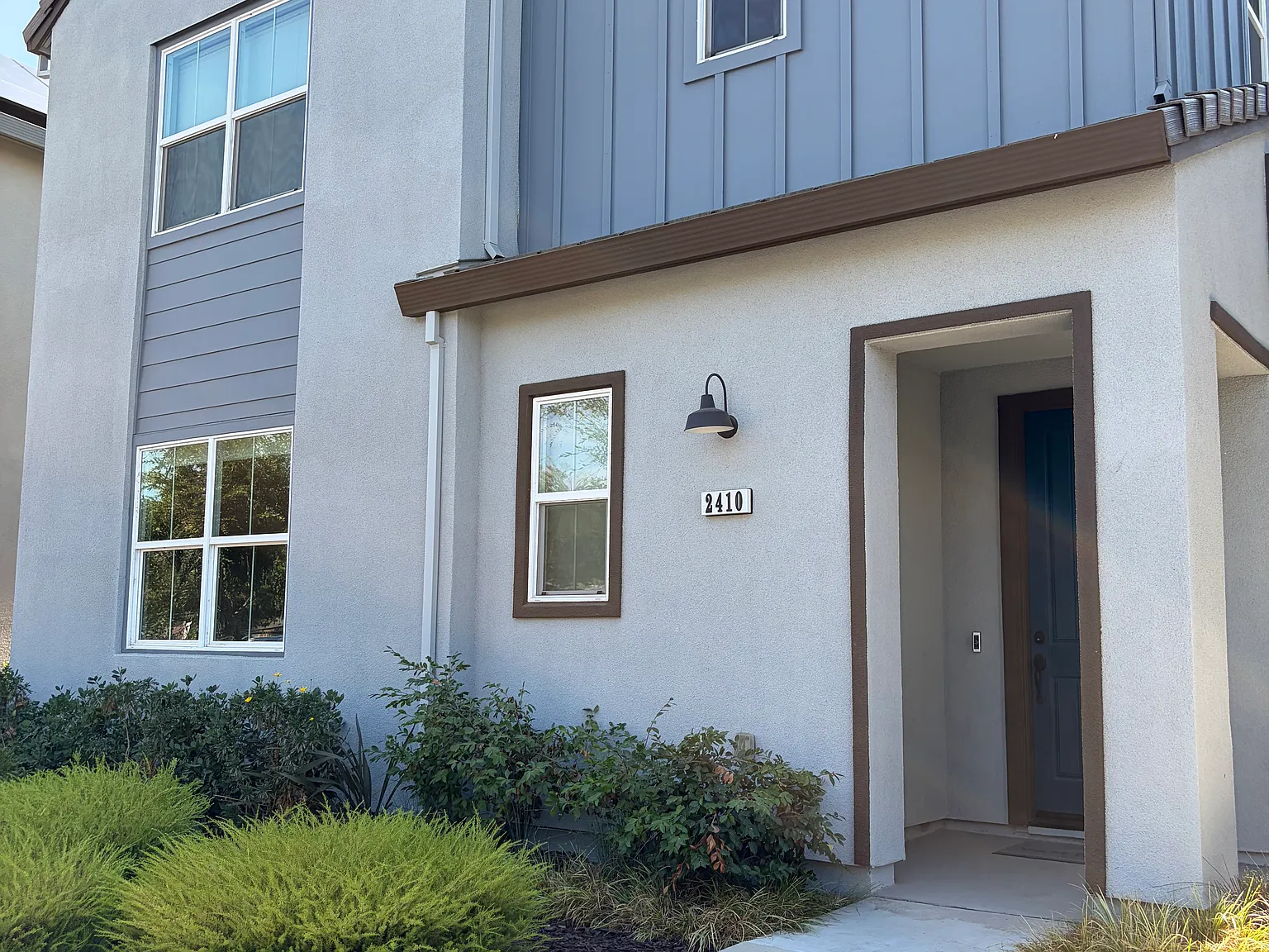 4 bed, 1550 sqft, $3,295 — Photo 3