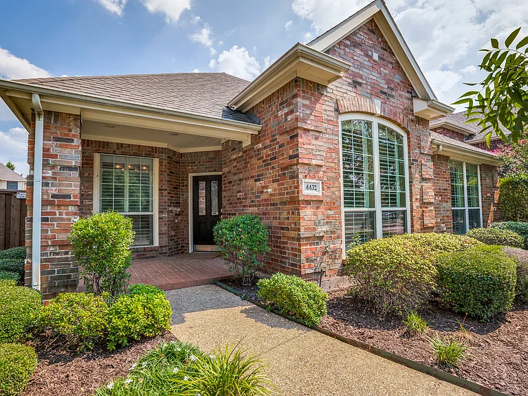 4432 Duval Dr — Photo 2