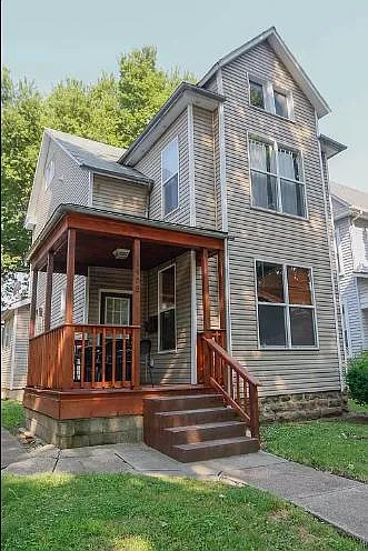 4 bed, 1.5 bath, 1937 sqft, $3,000 — Photo 1
