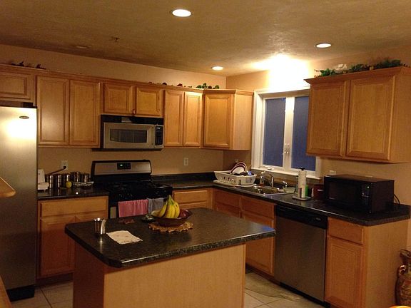 2nd image of 100 Nutting Rd Unit E2