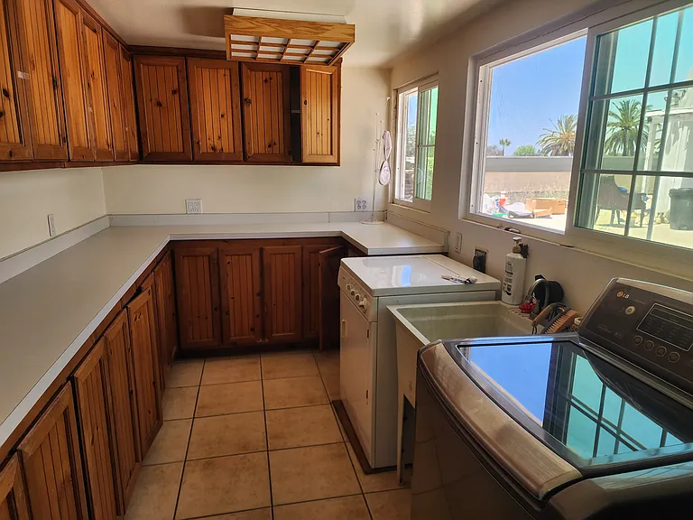 Oak Hill Dr — Photo 18