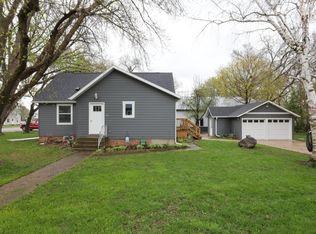 102 S 3rd St, Wallingford, IA 51365