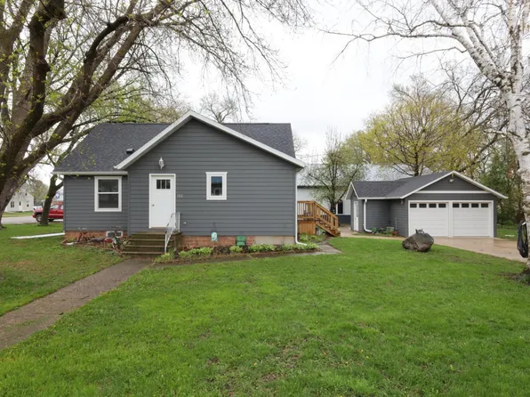 102 S 3rd St, Wallingford, IA 51365
