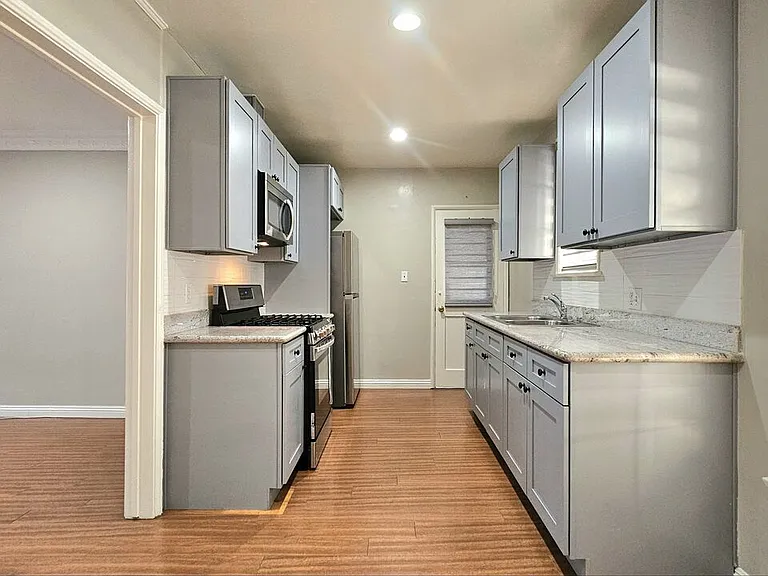 1020 S Norton Ave #1020B — Photo 11