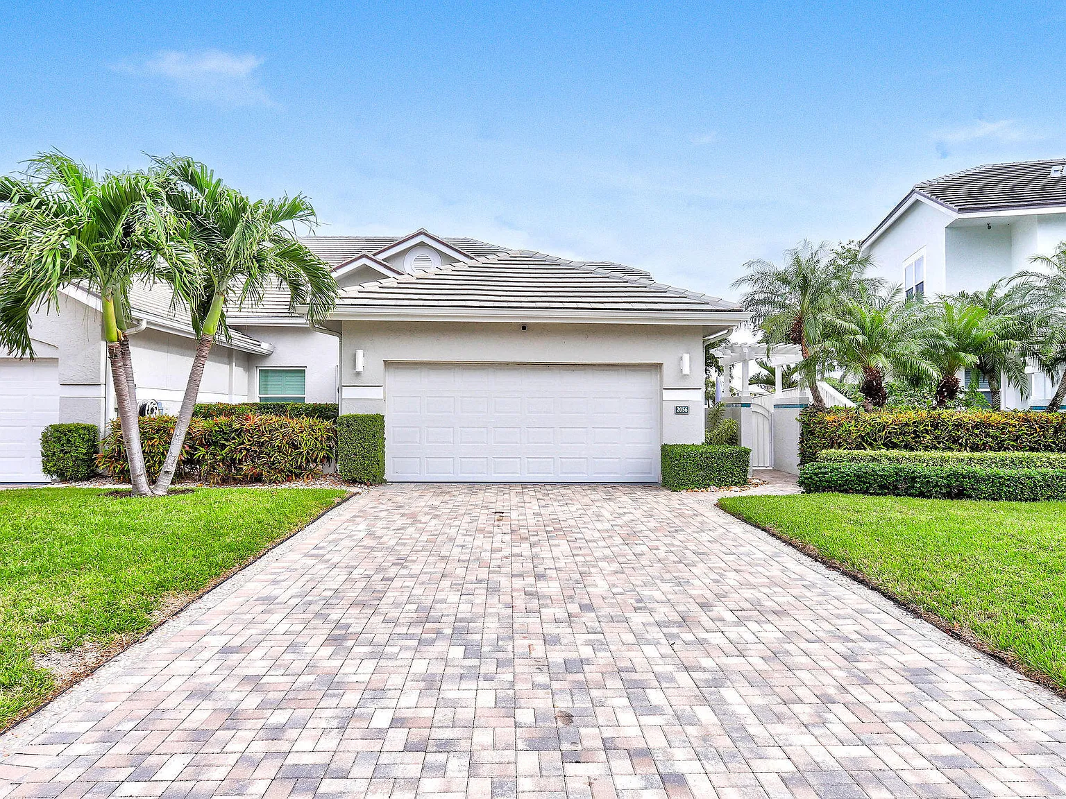 3 bed, 3.0 bath, 1786 sqft, $20,000 — Photo 2