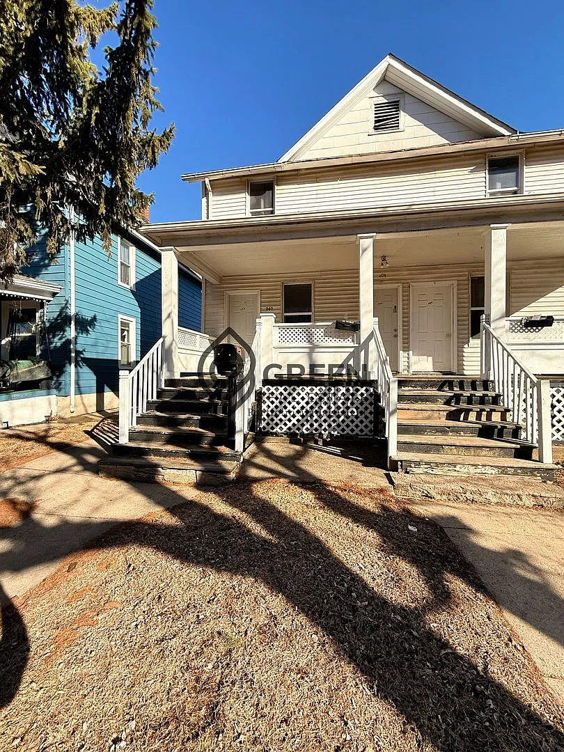 360-366 S Washington Ave — Photo 1