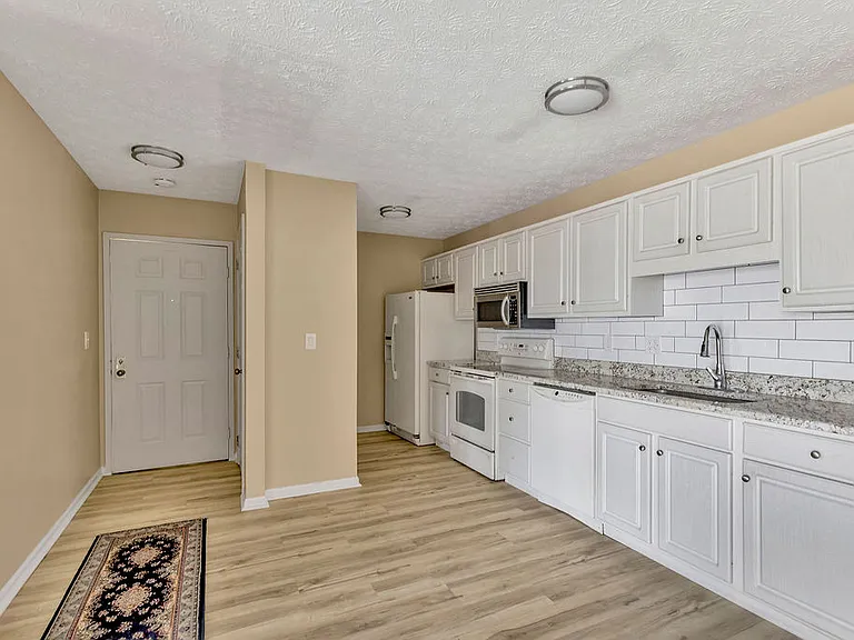 830 Carrington Pl #102 — Photo 7