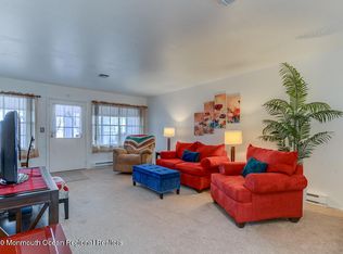 470E Thornbury Ct, Lakewood, NJ 08701
